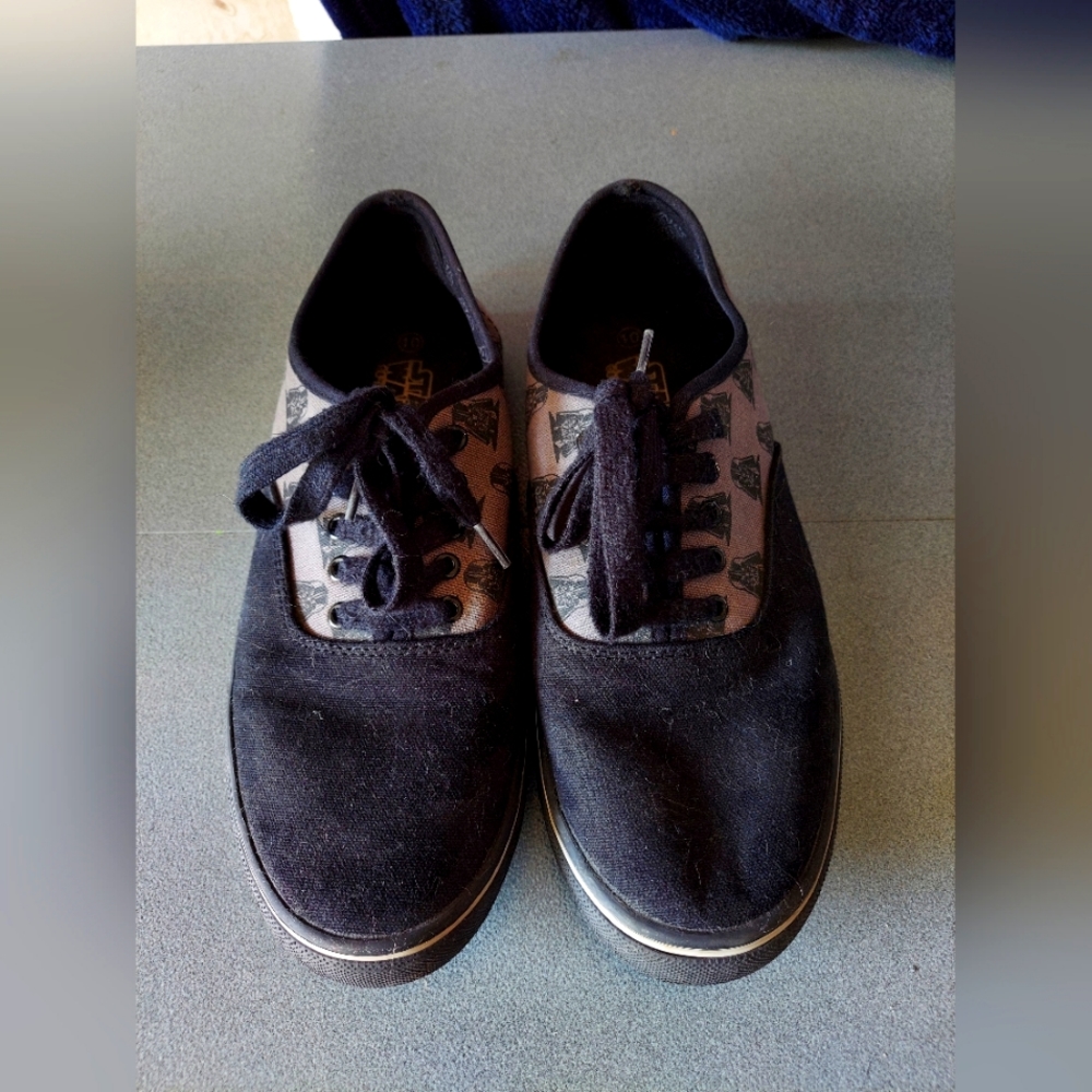 Star Wars Canvas Sneakers, men's 10. EUC
